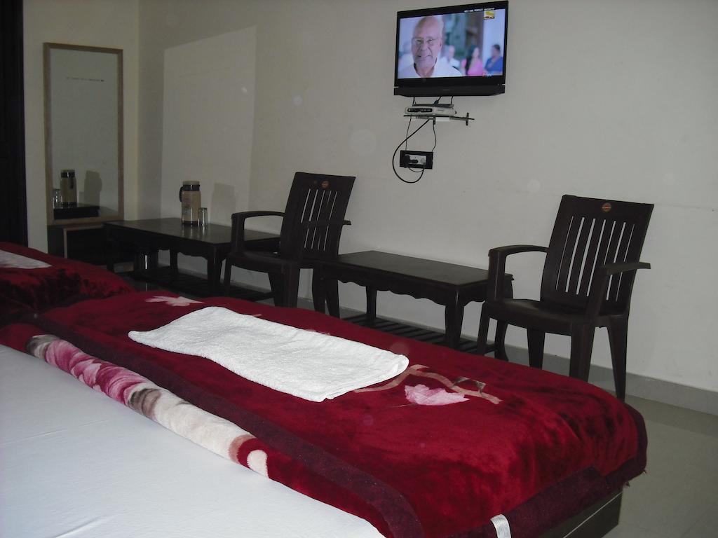 Hotel Gs Paradise Amritsar Oda fotoğraf