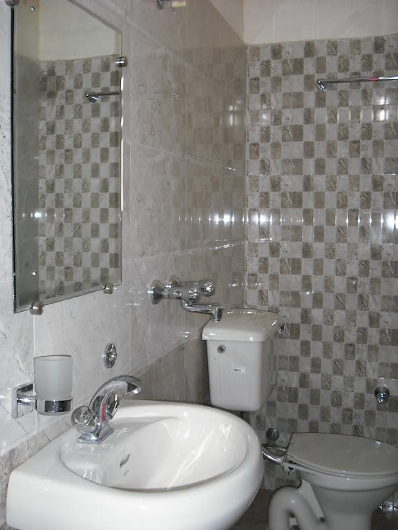Hotel Gs Paradise Amritsar Oda fotoğraf