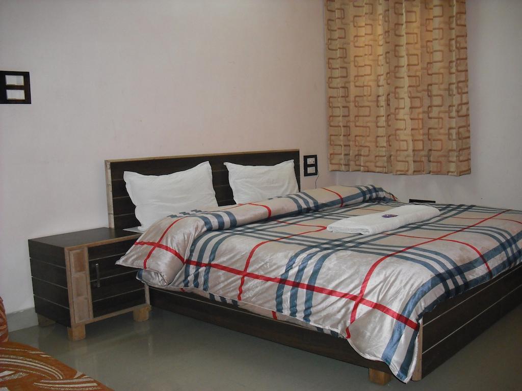 Hotel Gs Paradise Amritsar Oda fotoğraf